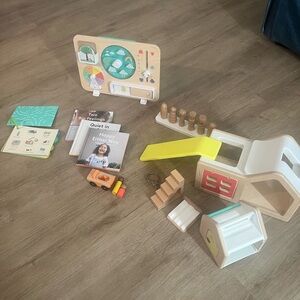 Lovevery Observer Play Set